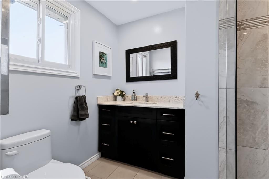 4248 Dunvegan Road Property Photo 21