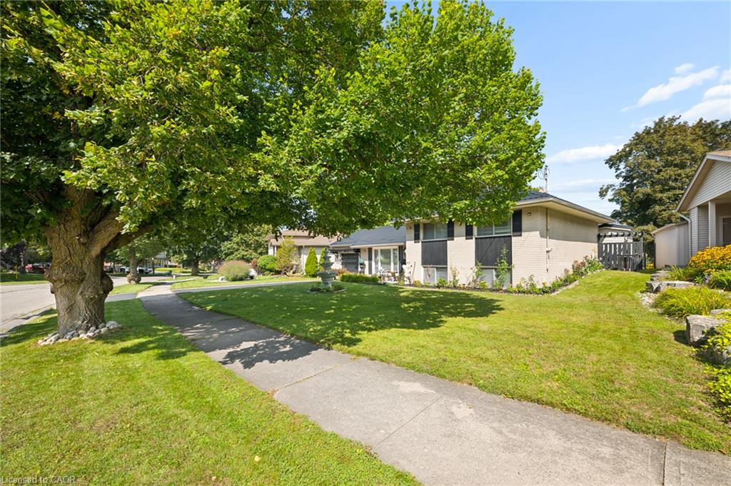 285 Stonybrook Drive Property Photo 7