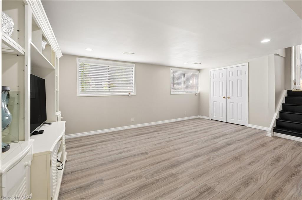 285 Stonybrook Drive Property Photo 23