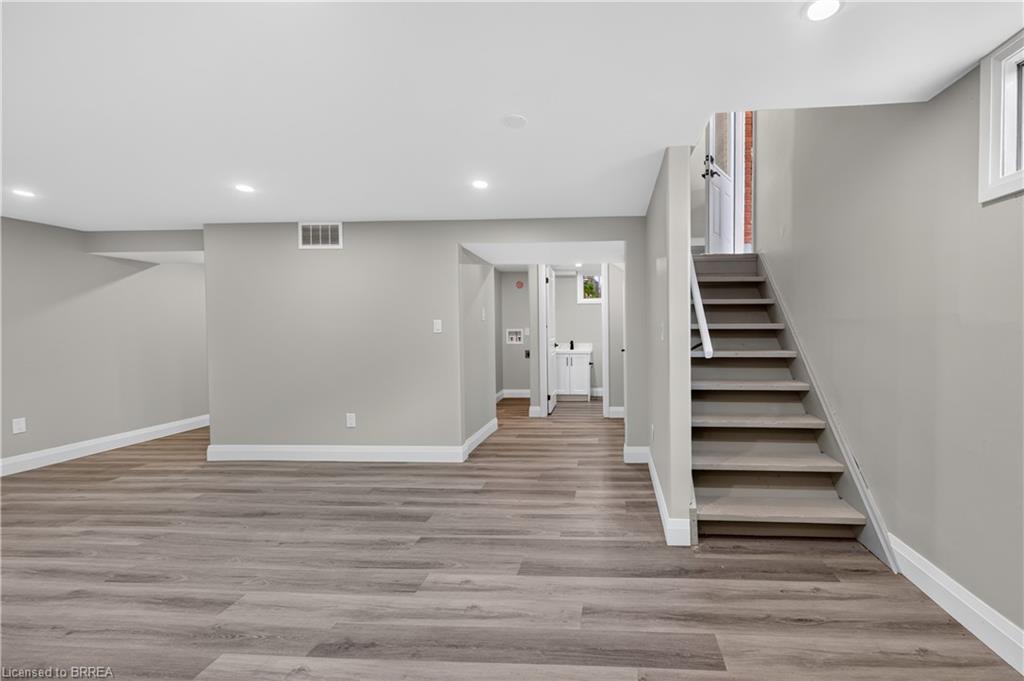10 Elmwood Avenue Property Photo 28