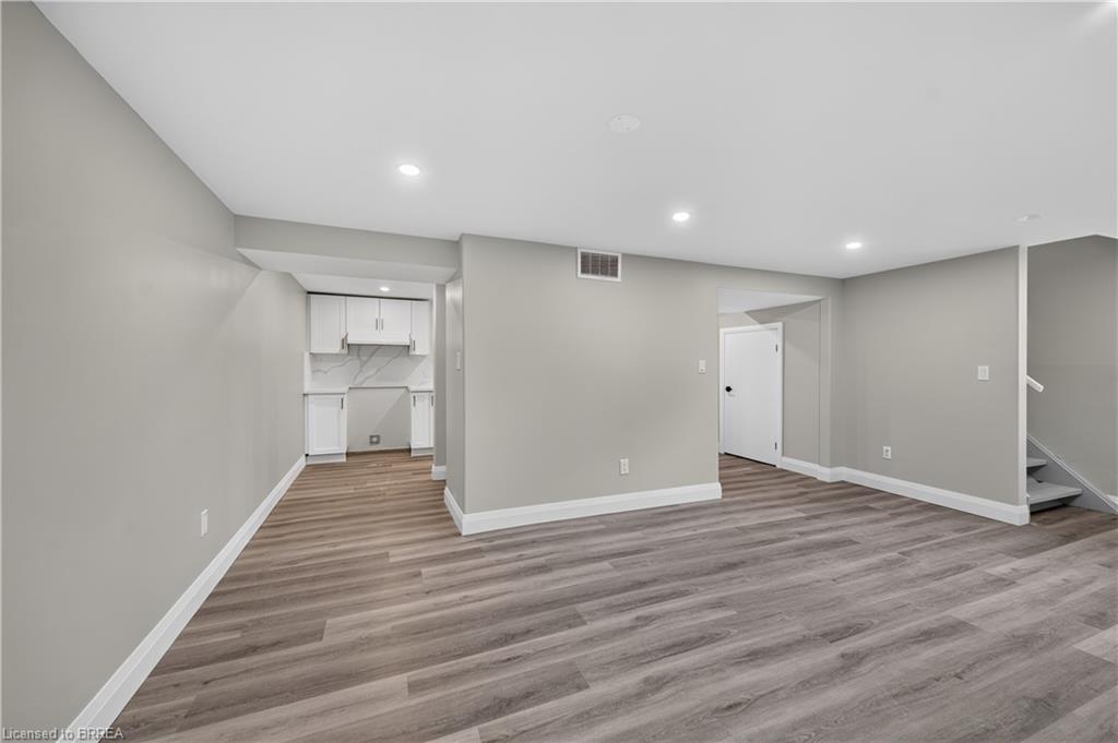 10 Elmwood Avenue Property Photo 32