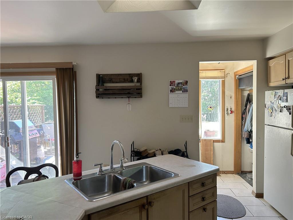 100 - 102 Stanley Street Property Photo 10