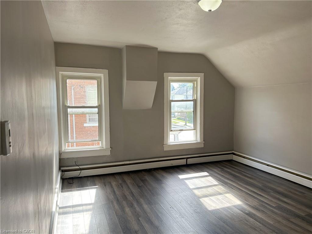 100 - 102 Stanley Street Property Photo 35