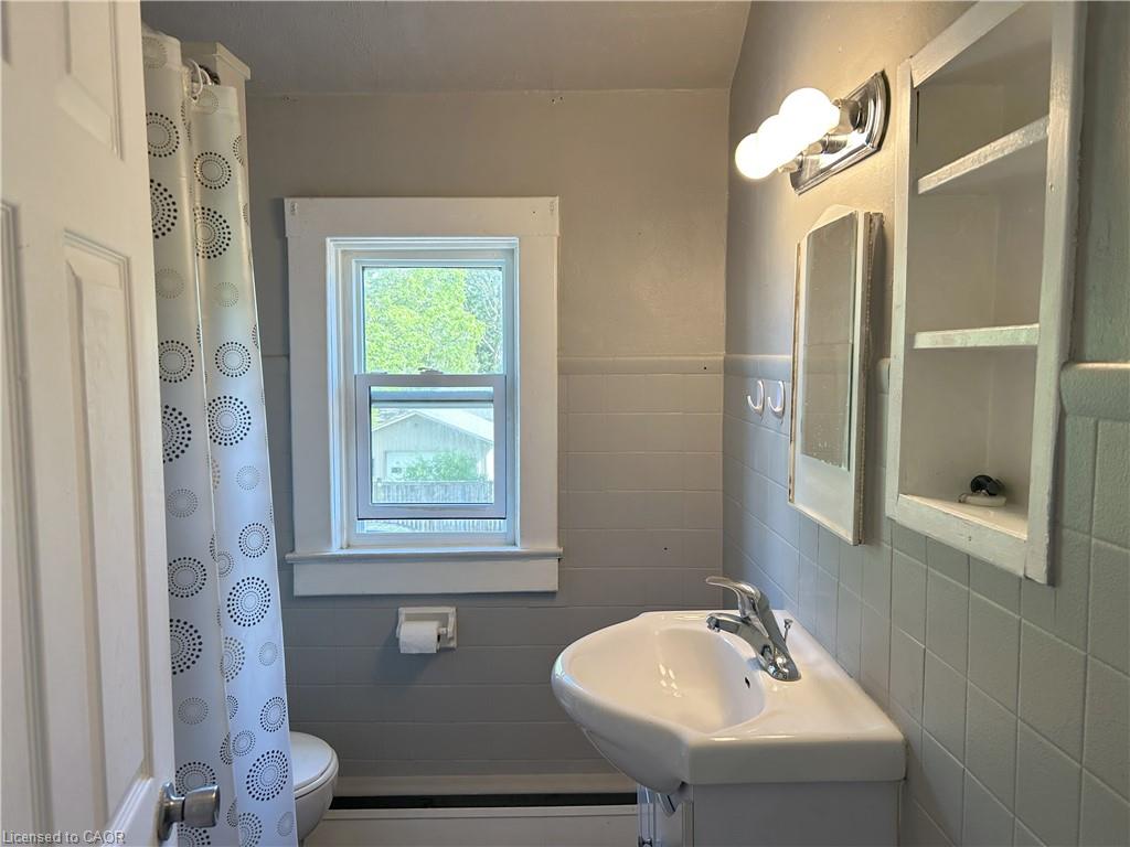 100 - 102 Stanley Street Property Photo 37