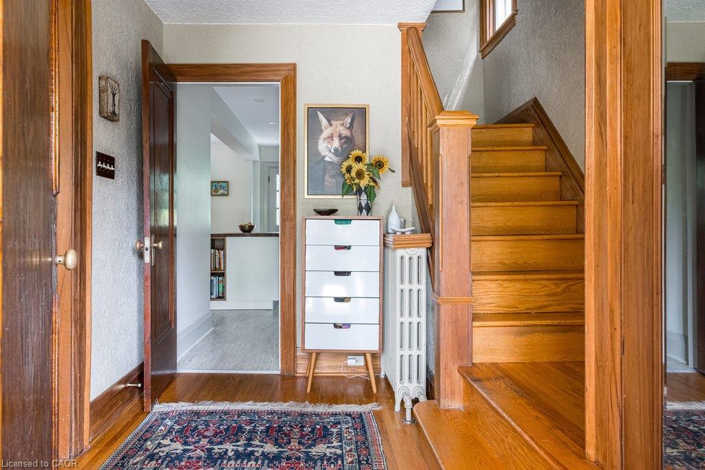 78 Paisley Avenue N Property Photo 4