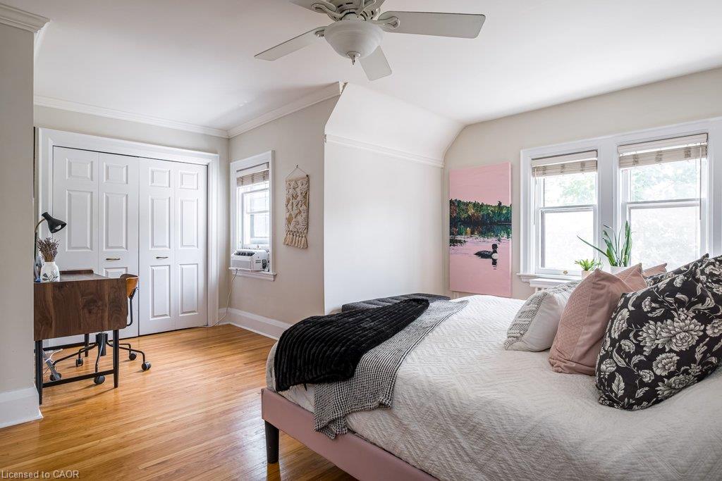 78 Paisley Avenue N Property Photo 21