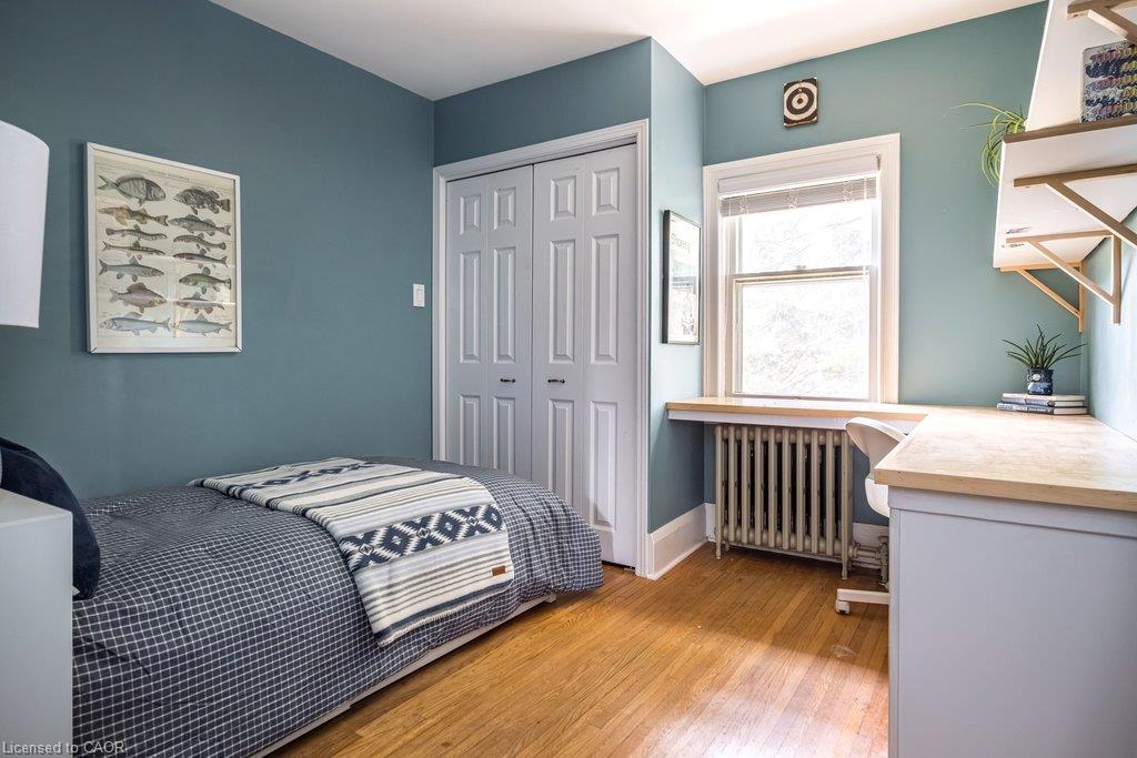 78 Paisley Avenue N Property Photo 23