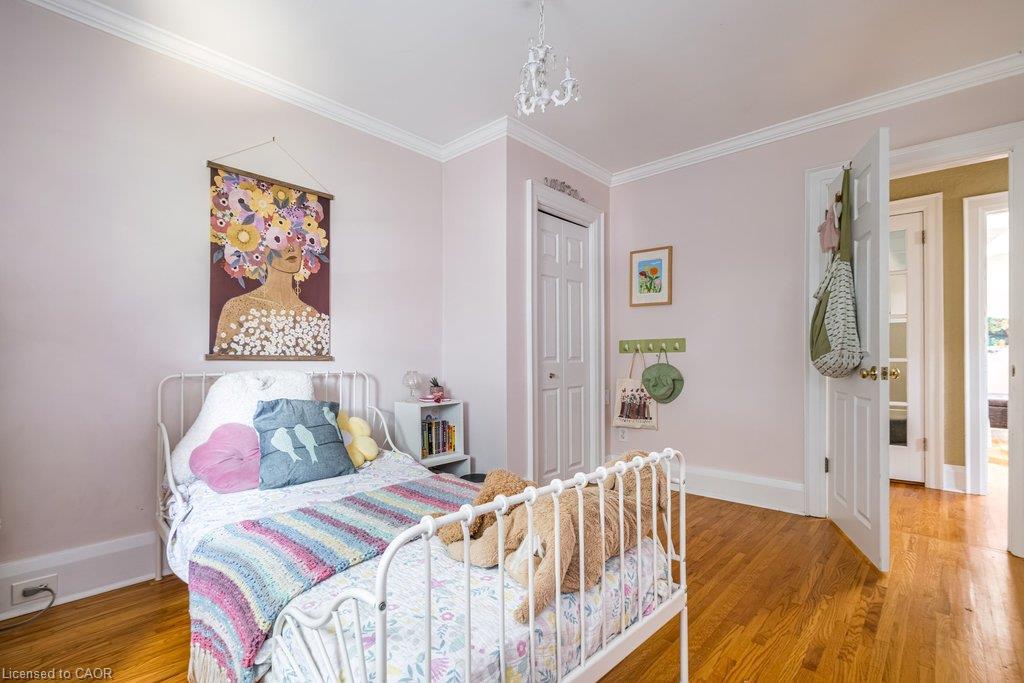 78 Paisley Avenue N Property Photo 26