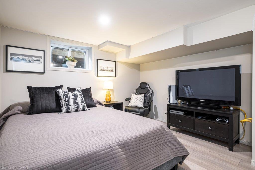 78 Paisley Avenue N Property Photo 38