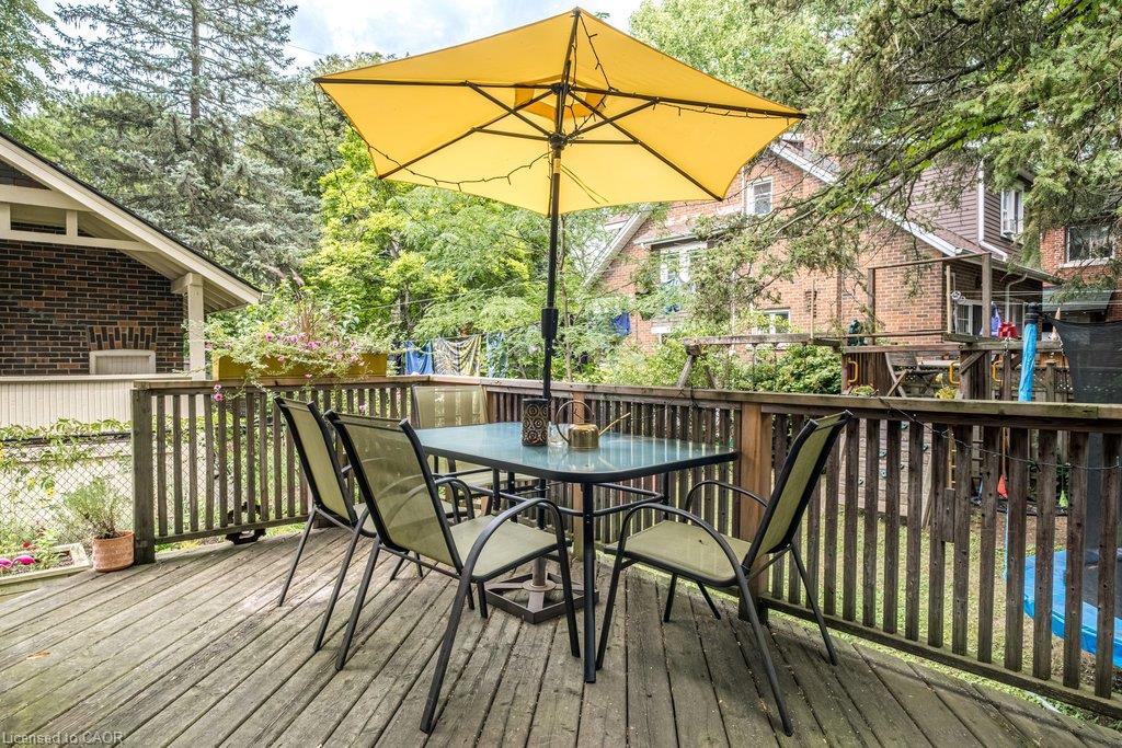78 Paisley Avenue N Property Photo 41