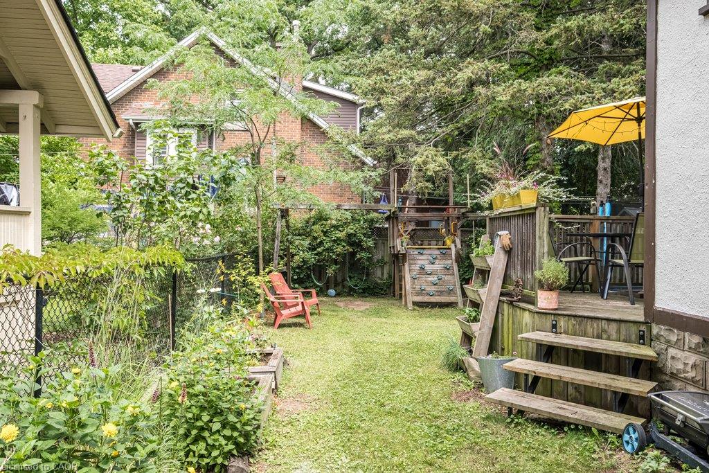 78 Paisley Avenue N Property Photo 42