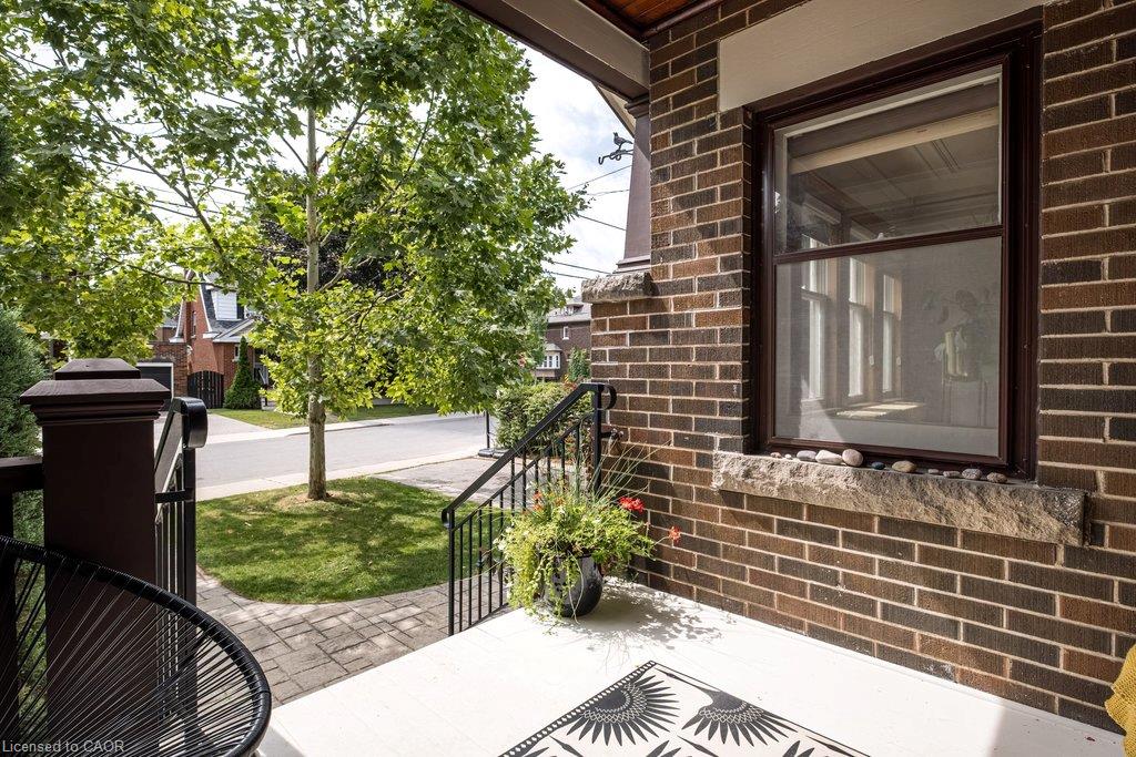 78 Paisley Avenue N Property Photo 46