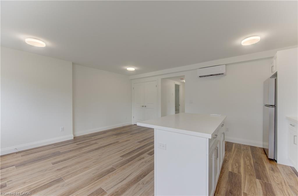 B-93 Kinzie Avenue Property Photo 5
