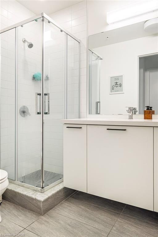 204-479 Charlton Avenue E Property Photo 10
