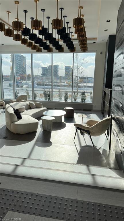 402-412 Silver Maple Road Property Photo 6