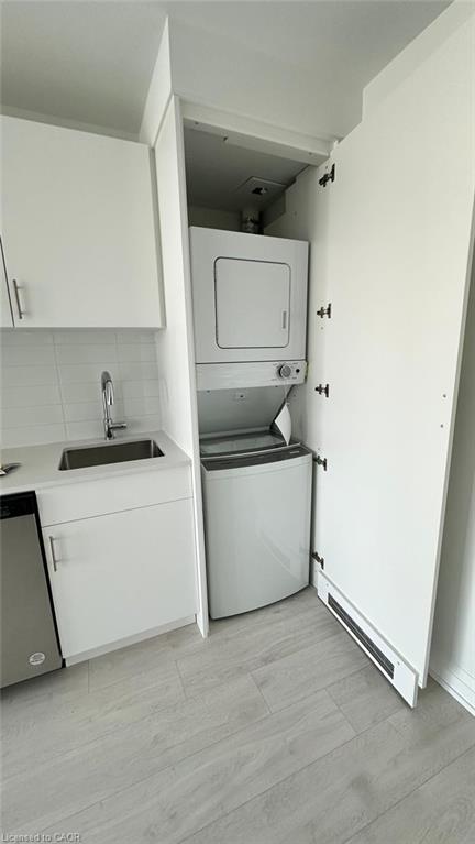 402-412 Silver Maple Road Property Photo 12