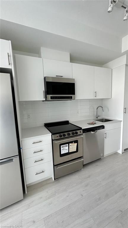 402-412 Silver Maple Road Property Photo 15