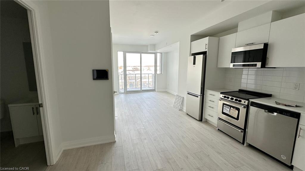 402-412 Silver Maple Road Property Photo 17