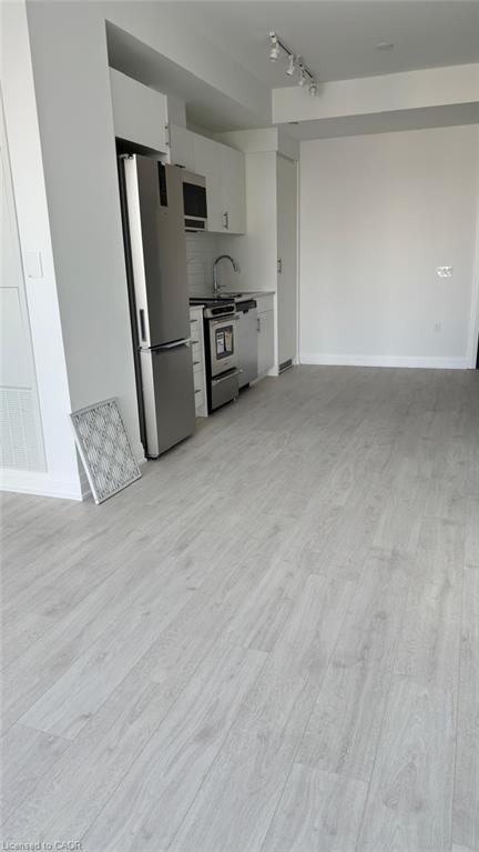 402-412 Silver Maple Road Property Photo 39