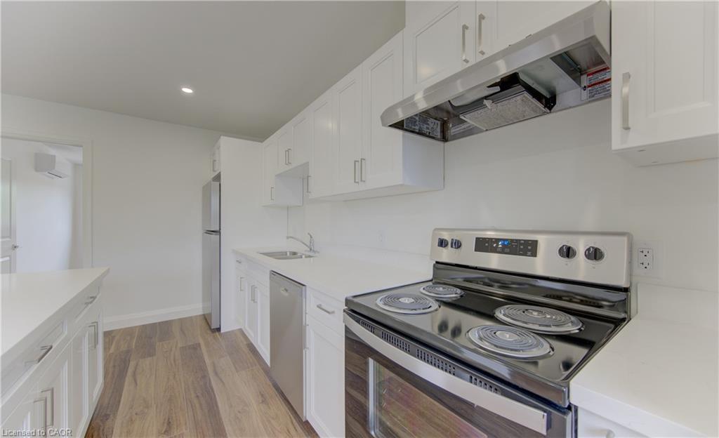 A-93 Kinzie Avenue Property Photo 4