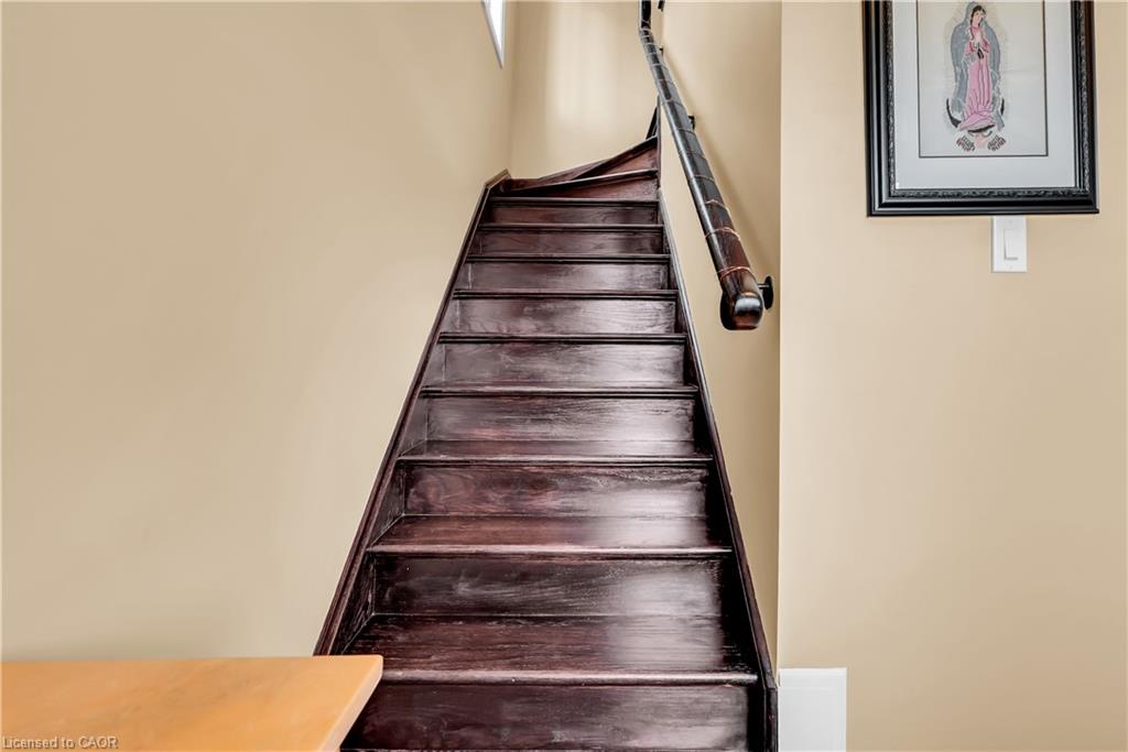 786 Fourth Line Property Photo 22