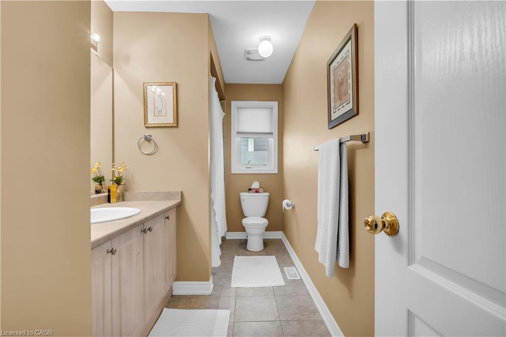 786 Fourth Line Property Photo 35