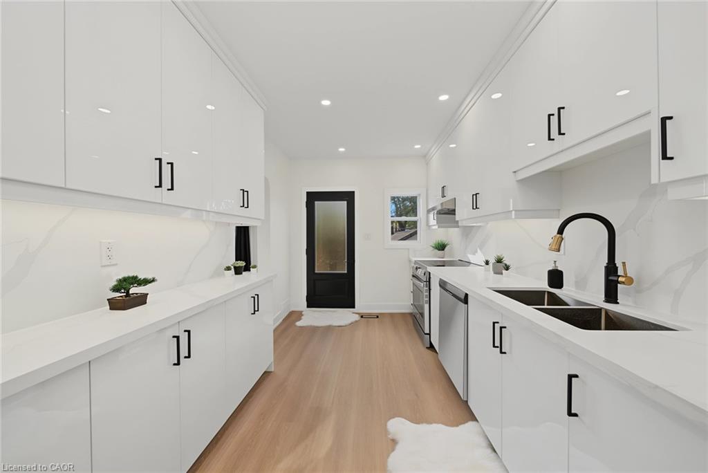 234 Balmoral Avenue S Property Photo 11