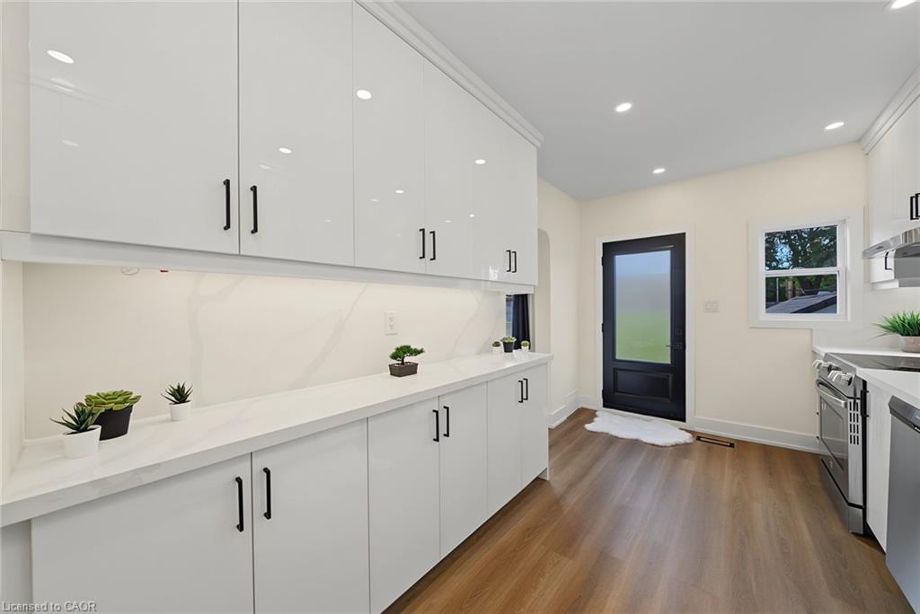 234 Balmoral Avenue S Property Photo 13