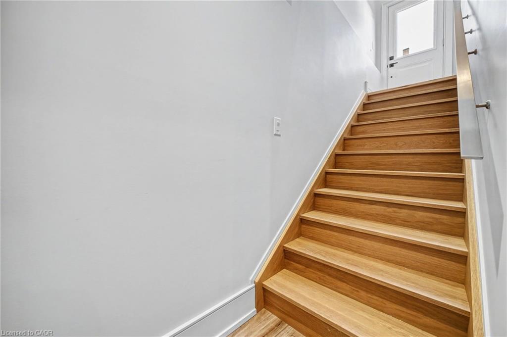 2267 Fifth Line W Property Photo 17