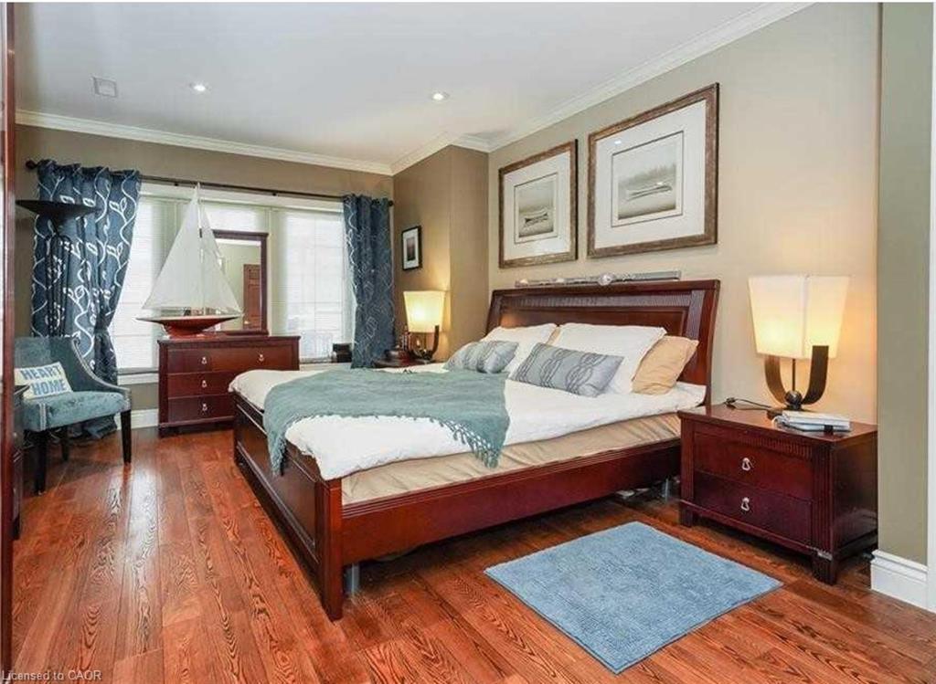 453 Brant Street Property Photo 10