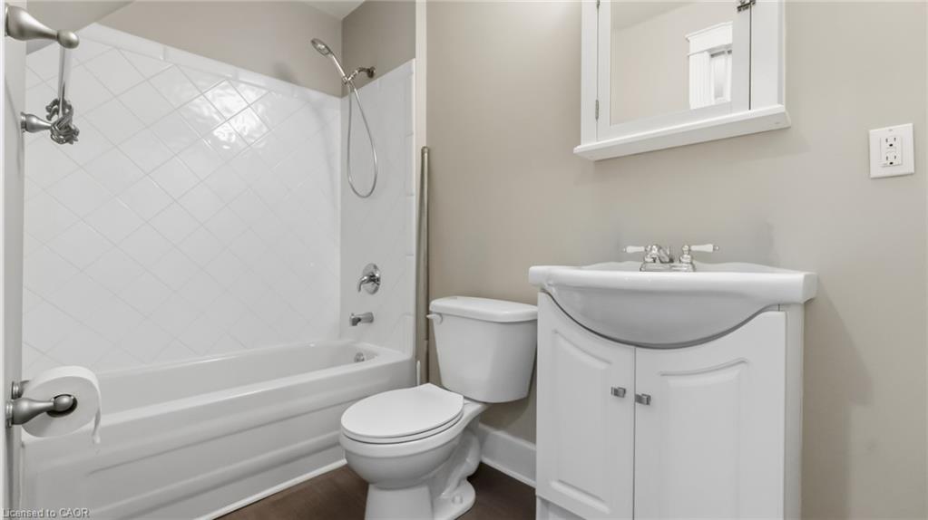 180 West Avenue Property Photo 11