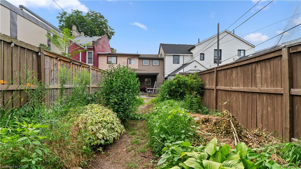 180 West Avenue Property Photo 17