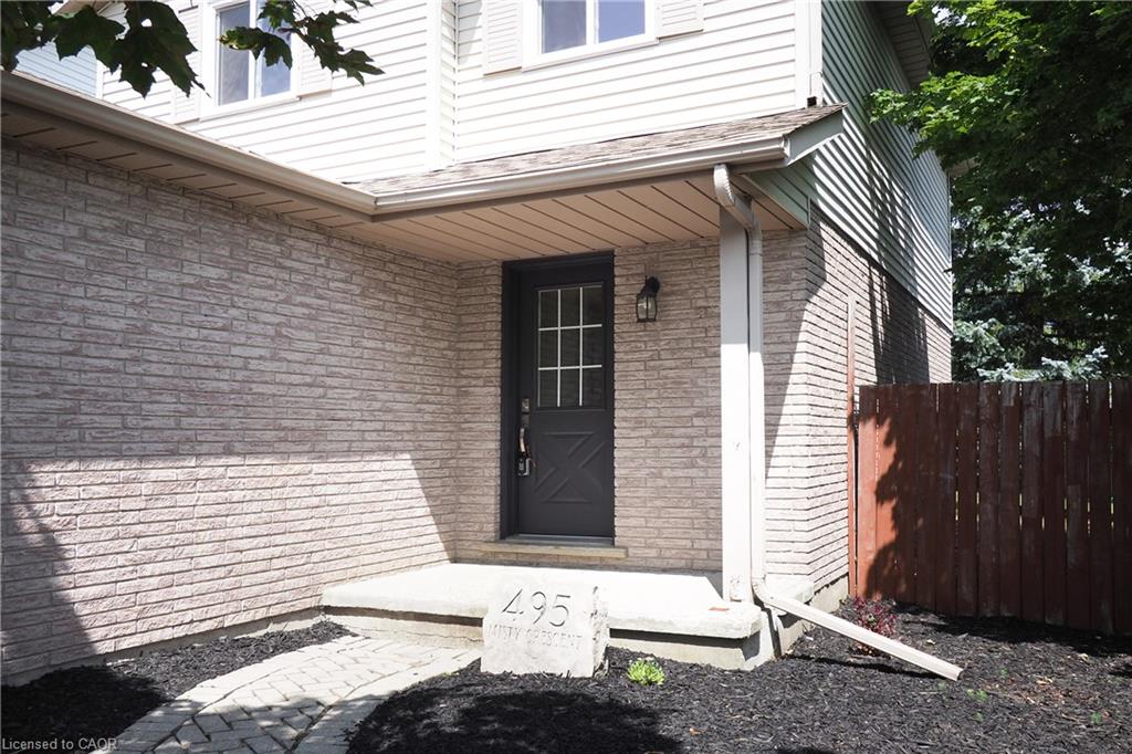495 Misty Crescent Property Photo 3