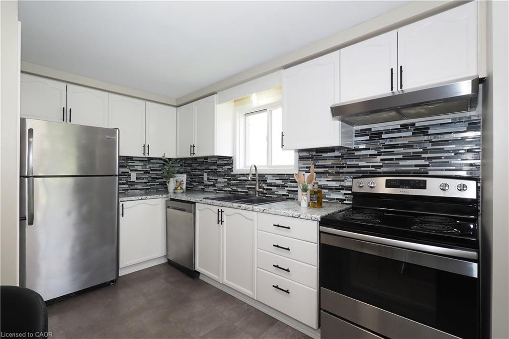 495 Misty Crescent Property Photo 17