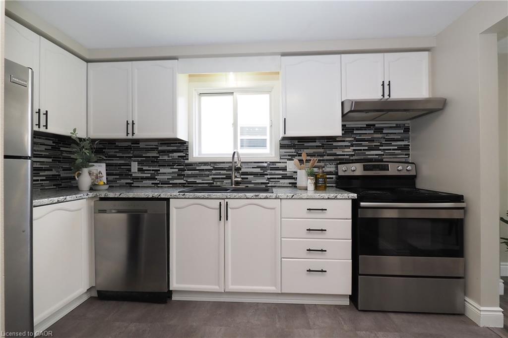 495 Misty Crescent Property Photo 18