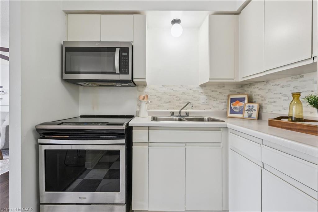 210-275 Eiwo Court Property Photo 15