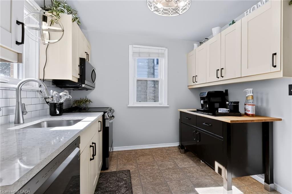 164 Charlotte Street Property Photo 7