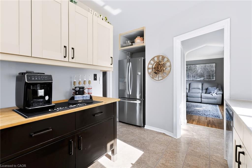 164 Charlotte Street Property Photo 10