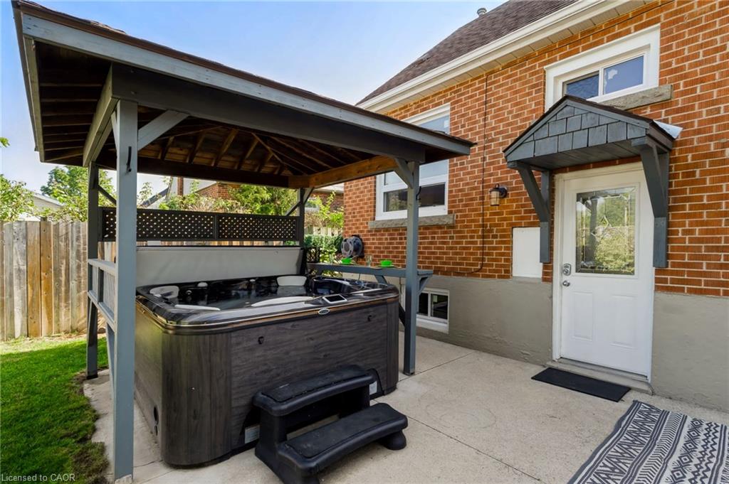 164 Charlotte Street Property Photo 40