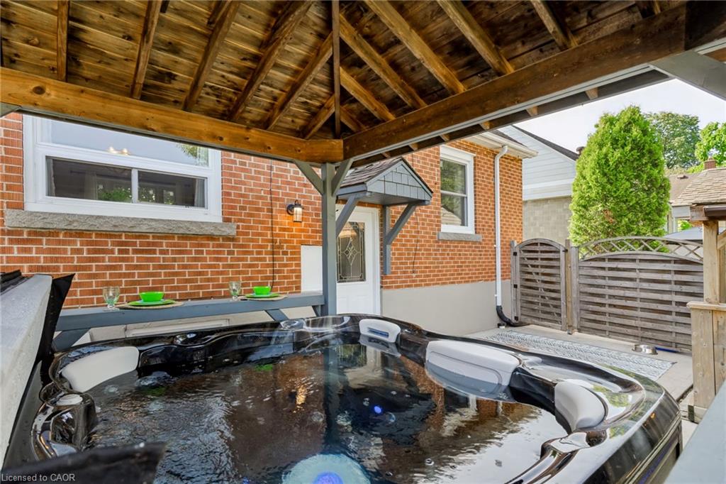 164 Charlotte Street Property Photo 41