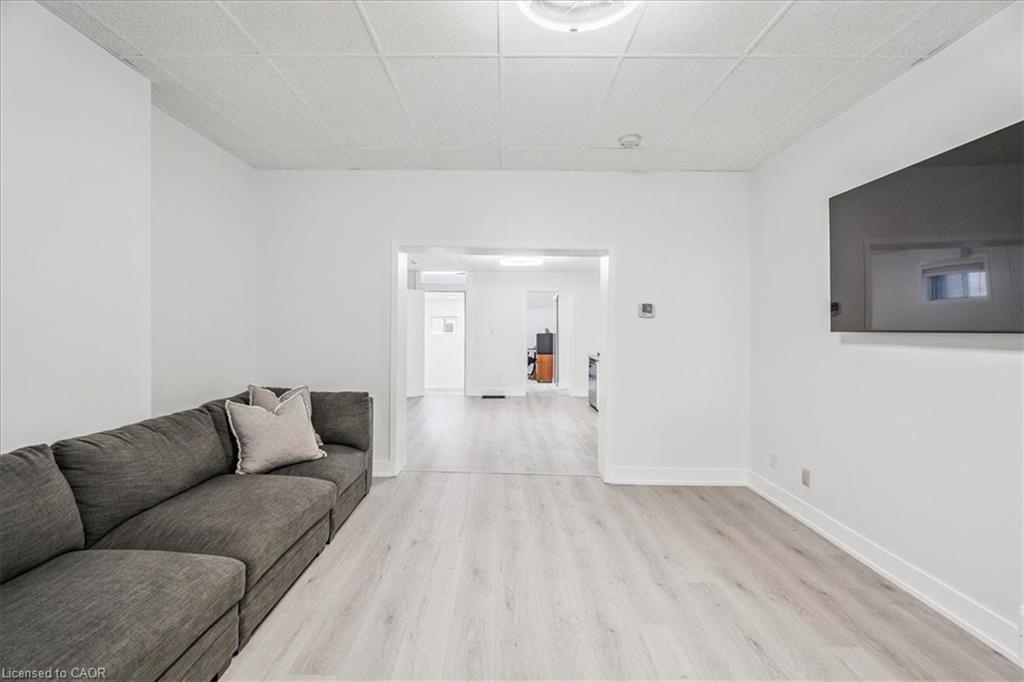 183 Market Street Property Photo 8