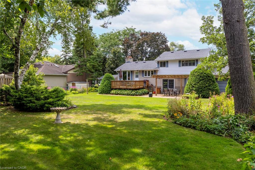 227 Sandwell Drive Property Photo 4
