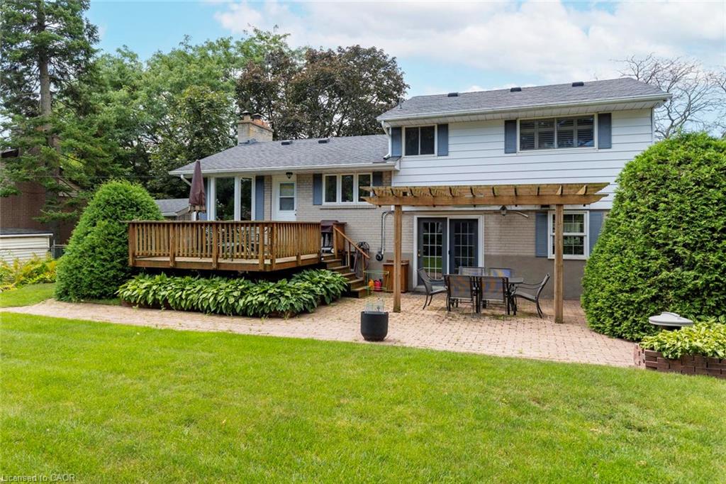 227 Sandwell Drive Property Photo 6
