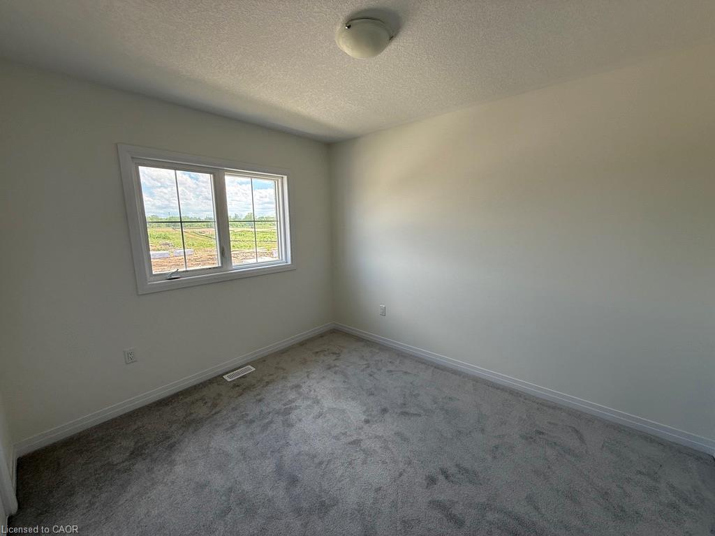 40 Turnbull Drive Property Photo 11