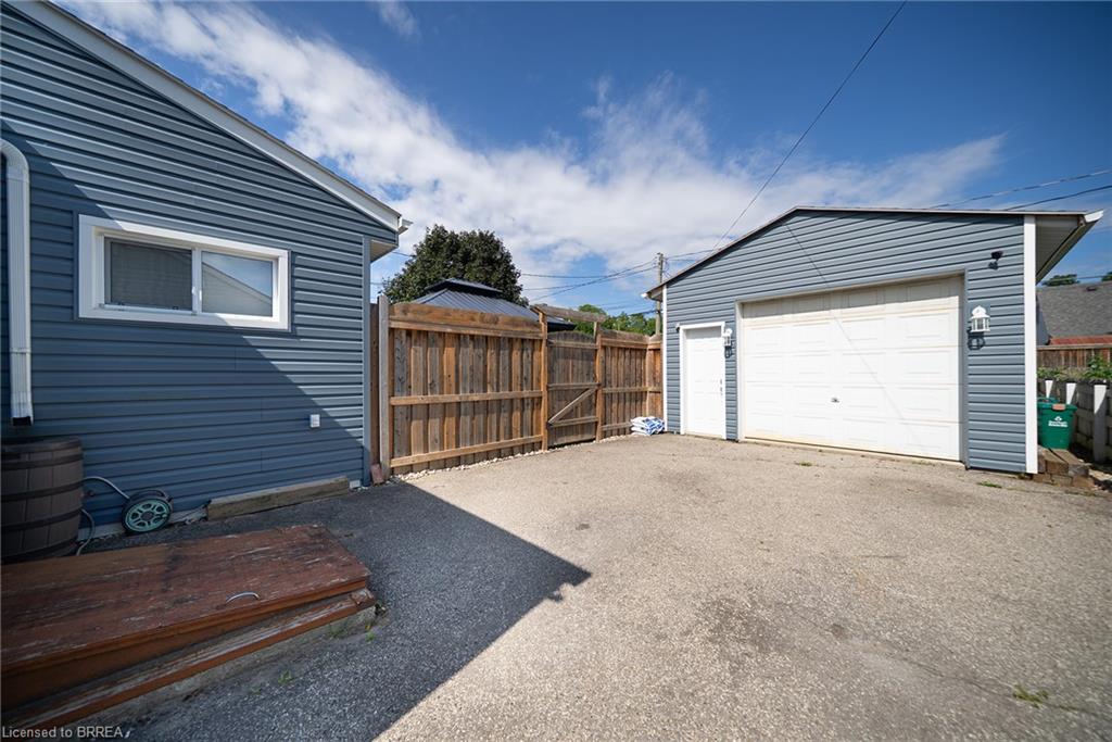 77 Eighth Avenue Property Photo 19