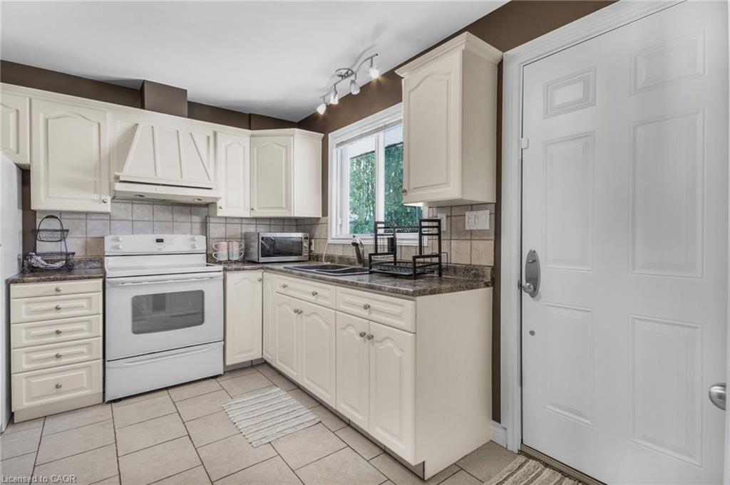 185 Burlington Street Property Photo 7