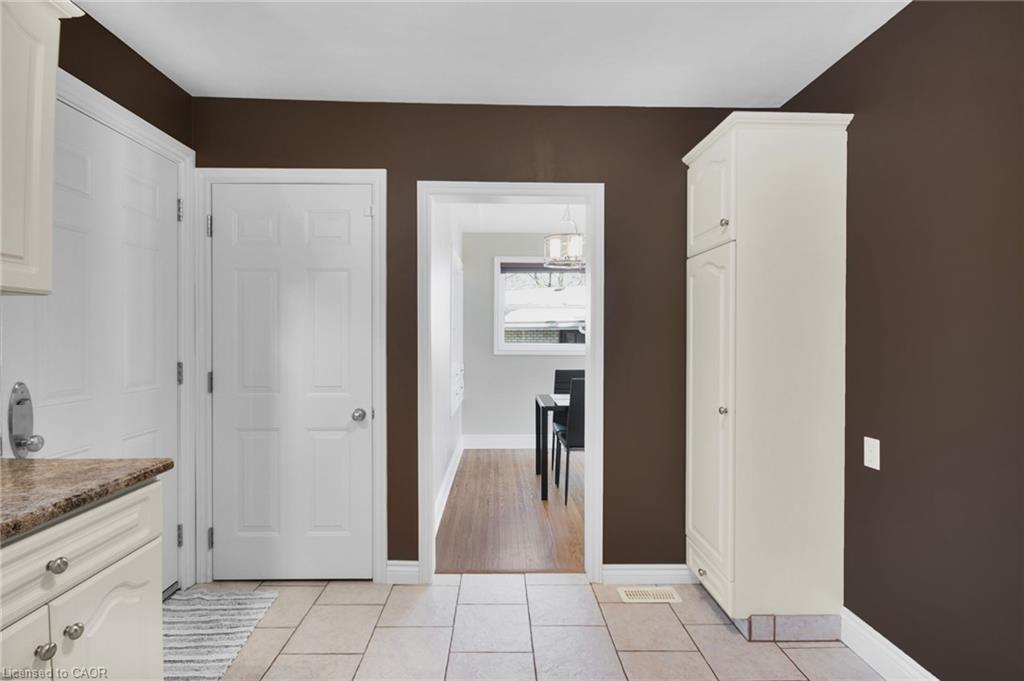 185 Burlington Street Property Photo 10