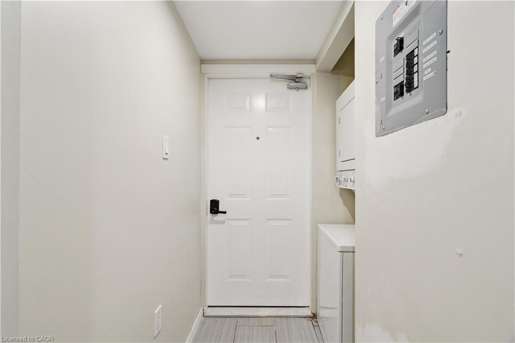 1b-1 Elgin St N Property Photo 4