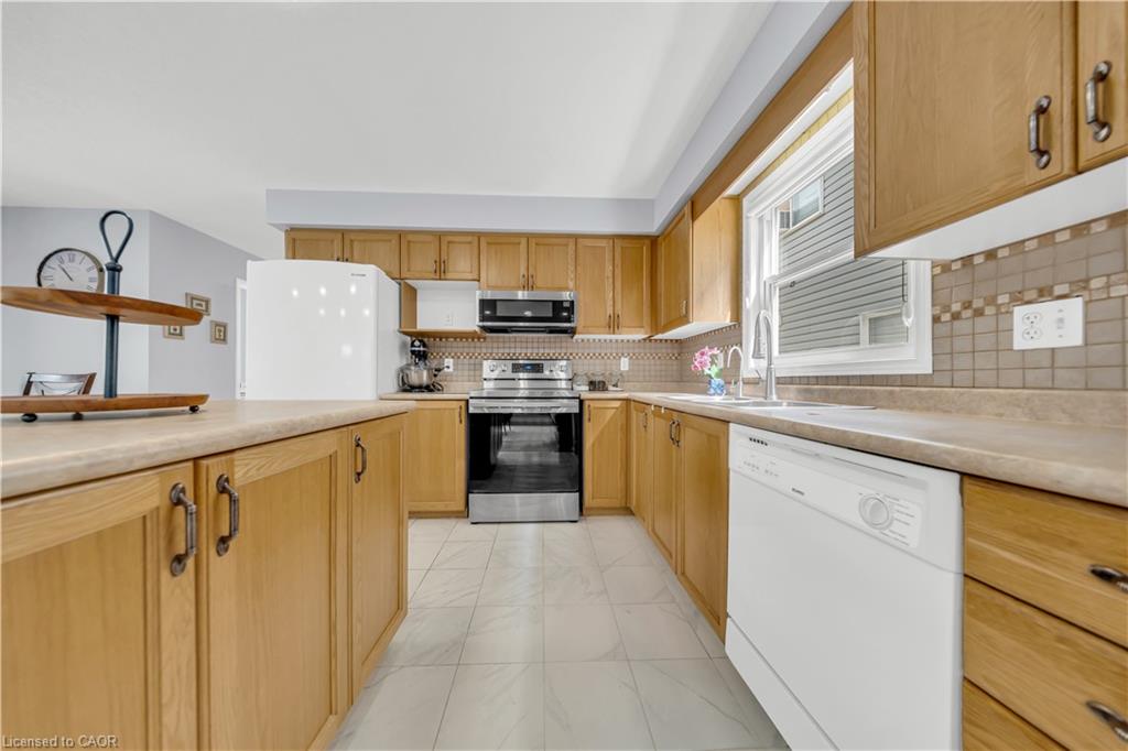 425 Speckled Alder Street Property Photo 10