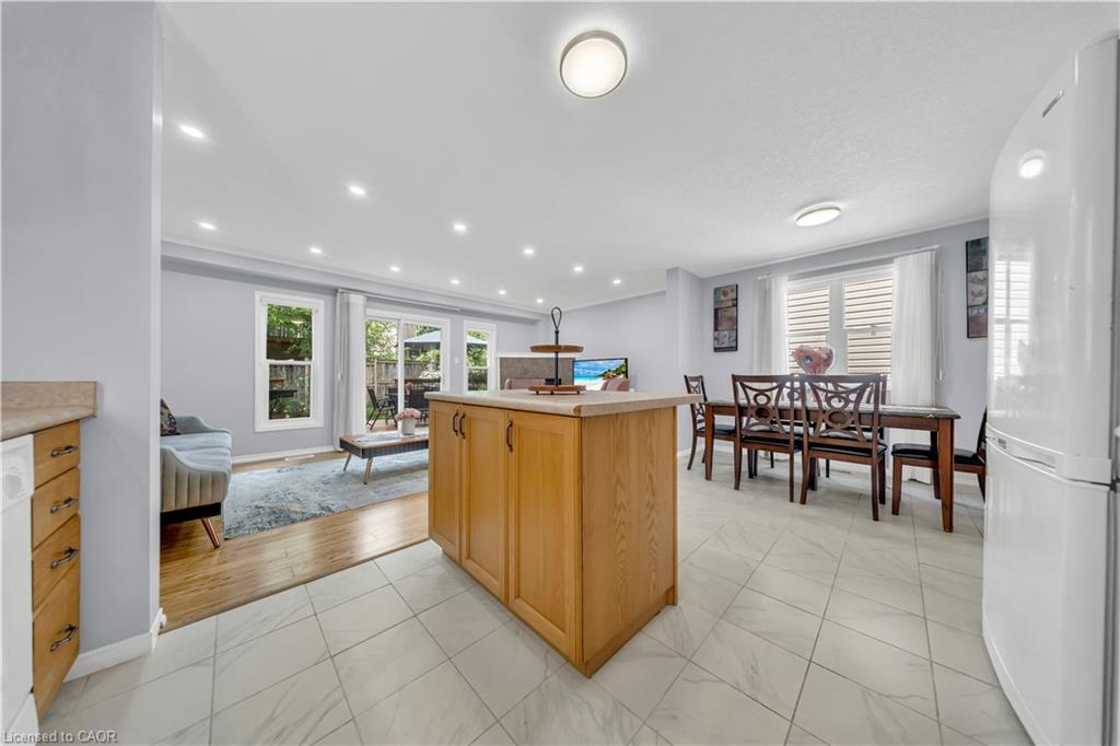 425 Speckled Alder Street Property Photo 13